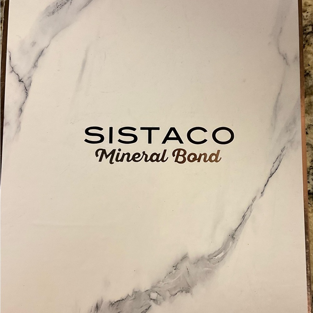 Sistaco Mineral Bond in Gray & Sparkle Pink powder